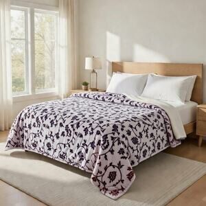 Cozy Queen Size Blanket - Plush & Warm with Vibrant Colors, Big Floral Purple